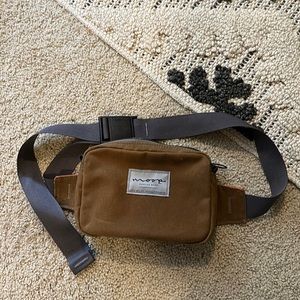 Moop Fanny Pack in Tan (shredded wheat) Waxed Canvas
